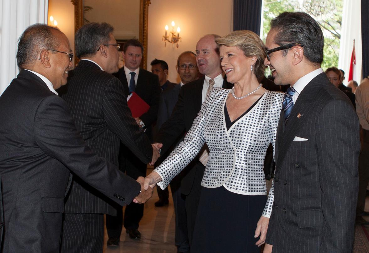 Foreign Minister Julie Bishop greets the Indonesian Ambassador to Australia, with Australian Ambassador to Indonesia Greg Moriarty and Foreign Minister Marty Natalegawa. 5 December 2013