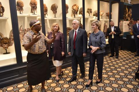 Dr Michael Mel, Manager, West Pacific Collection, Australian Museum, introduces the ‘Pacific Spirit Gallery’ to Kim McKay AO, US Vice President Mike Pence and Foreign Minister Julie Bishop, 22 April 2017. Photo credit: DFAT/ David Foote, Auspic
