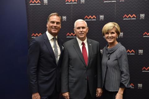 Foreign Minister Julie Bishop with (L to R) David Panton and US Vice President Mike Pence at the Australian Museum, 22 April 2017. Photo credit: DFAT/ David Foote, Auspic