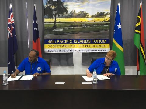 Australian Minister for Foreign Affairs, Senator the Hon Marise Payne and the Prime Minister of Vanuatu, the Hon Charlot Salwai Tabimasmas signing two MoUs between Australia and Vanuatu on participating in the Pacific Medicines Testing Program and the Pac