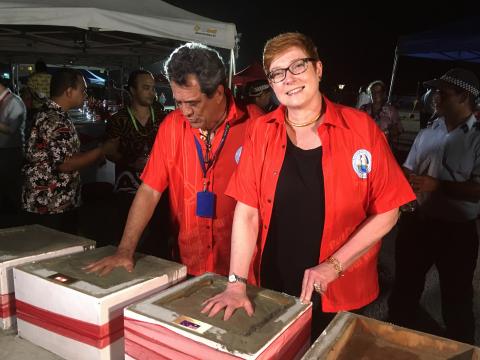 Australian Minister for Foreign Affairs, Senator the Hon Marise Payne and the President of French Polynesia, Édouard Fritch leave commemorative handprints to mark the signing of the Boe Declaration.