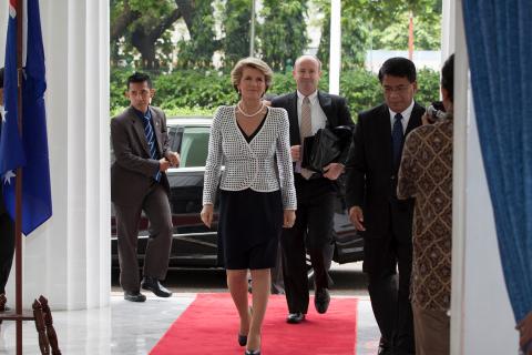 Foreign Minister Julie Bishop arrives at the Foreign Affairs Ministry with Ambassador Greg Moriarty behind. 5 December 2013