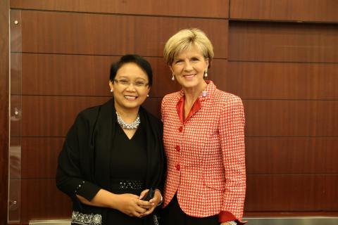 Minister Bishop meets Ms Retno Lestari Priansari Marsudi, Minister for Foreign Affairs, Indonesia at China National Convention Centre - Beijing, 8 November 2014