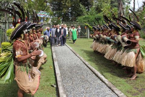 Foreign Minister Bishop visits Take-Anda Cultural Centre.