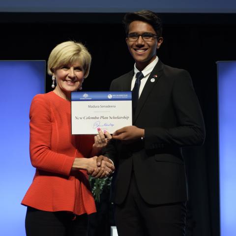 Foreign Minister Julie Bishop with Madura Senadeera, 2018 Singapore Scholar, Queensland University of Technology