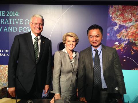 Foreign Minister Julie Bishop with traditional Samoan dancers at the third UN Small Islands Developing States meeting.
