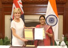 Foreign Minister Julie Bishop and India’s External Affairs Minister Sushma Swaraj at the signing of the International Solar Alliance framework agreement, Delhi, 18 July 2017.
