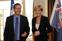 Foreign Minister Julie Bishop with Mr Isaac Herzog, Leader of the Opposition, Israel.  [Photo: Jorge Novominsky]